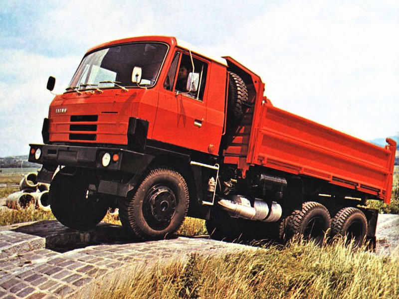 Tatra T 815