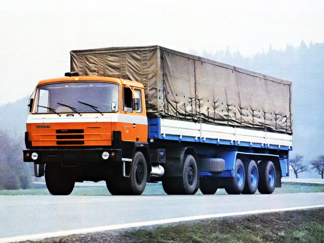 Tatra T 815