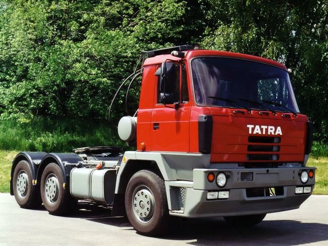 Tatra T 815