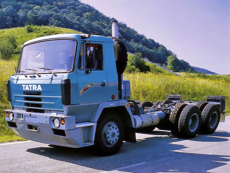 Tatra T 815