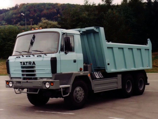 Tatra T 815