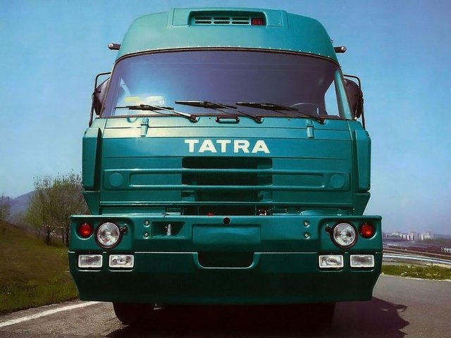 Tatra T 815