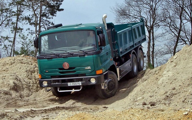 Tatra T 815