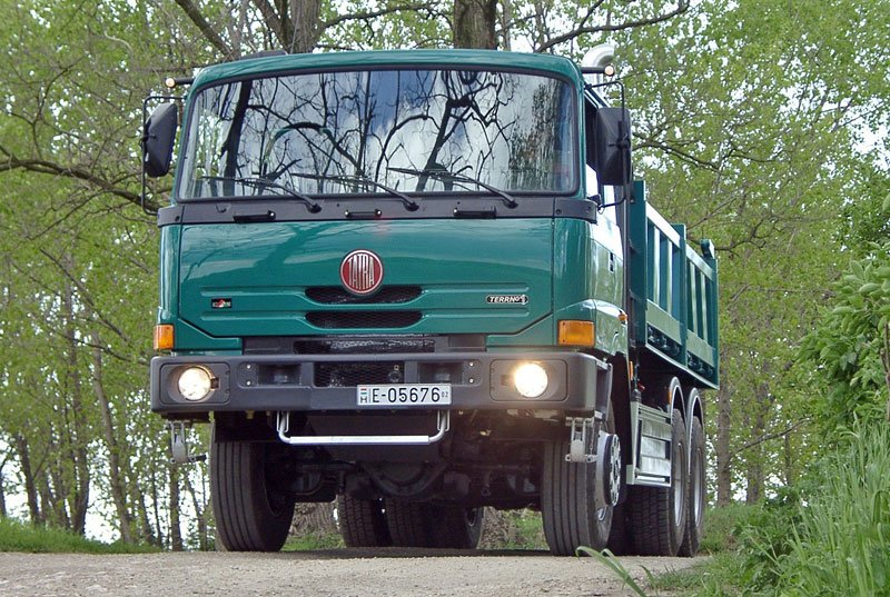 Tatra T 815