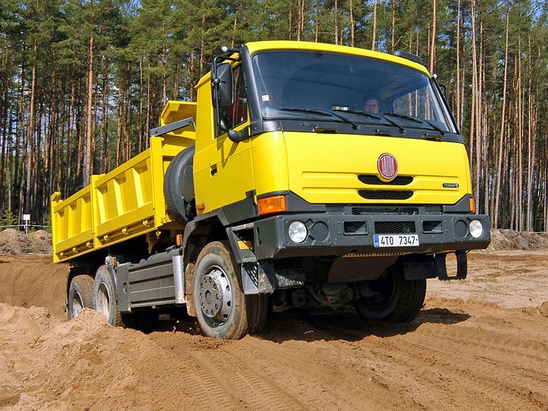 Tatra T 815