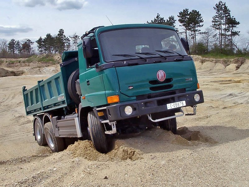 Tatra T 815