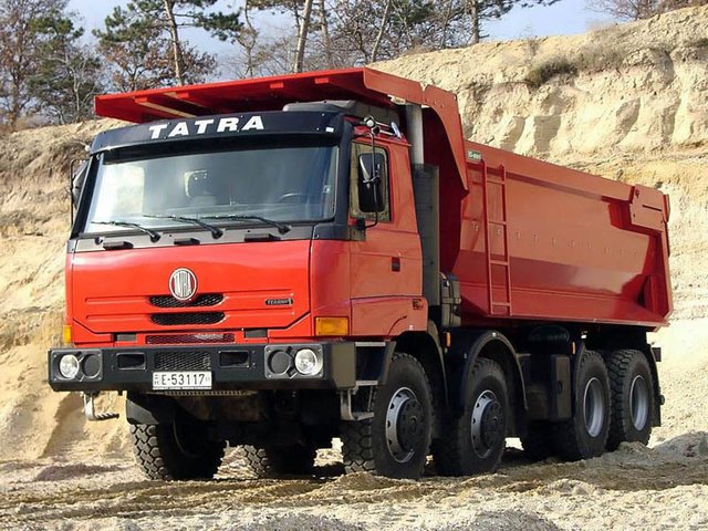 Tatra T 815