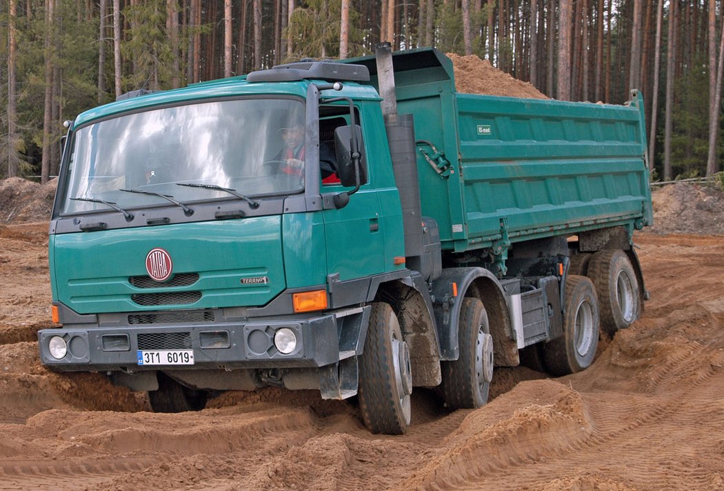 Tatra T 815