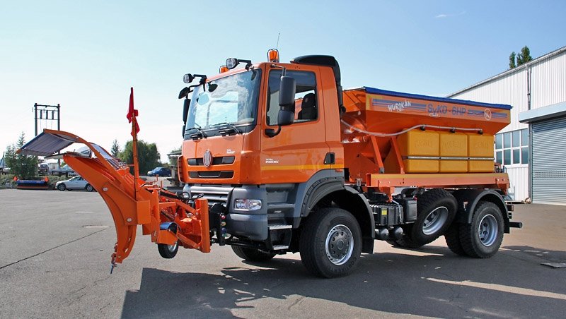 2012 Tatra Phoenix silničáři