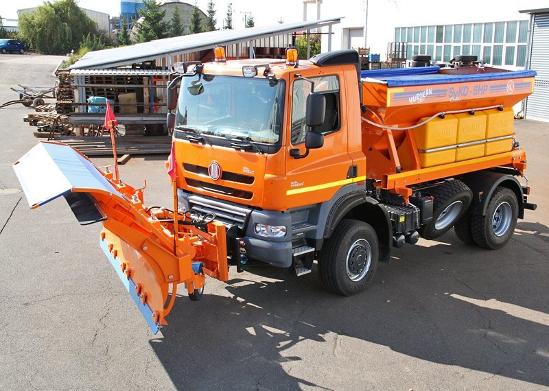 2012 Tatra Phoenix silničáři