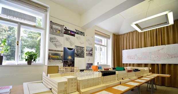 Studenti ČVUT ztvárnili model možné budoucnosti Nákladového nádraží Žižkov.