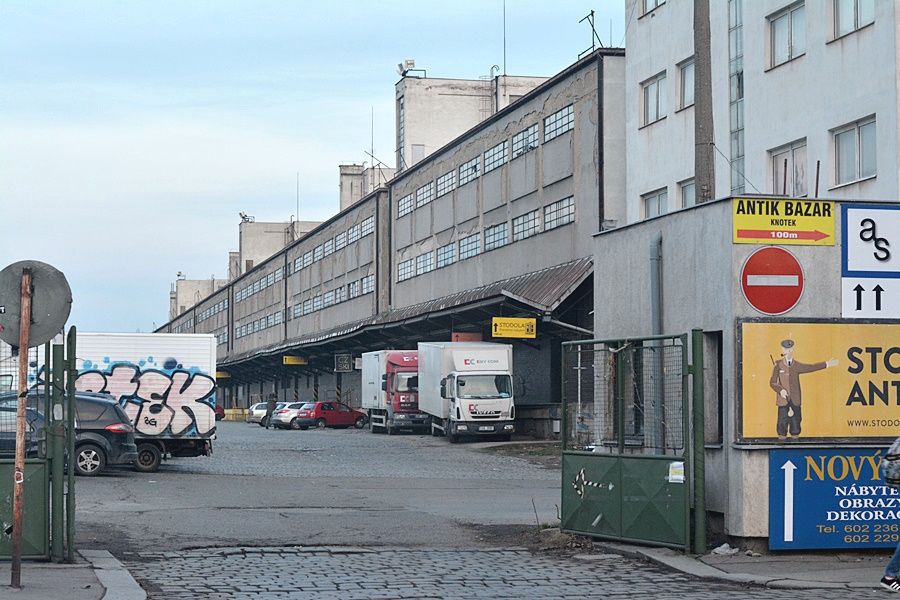 Nákladové nádraží Žižkov se mění před očima (Fotografie z února 2018)