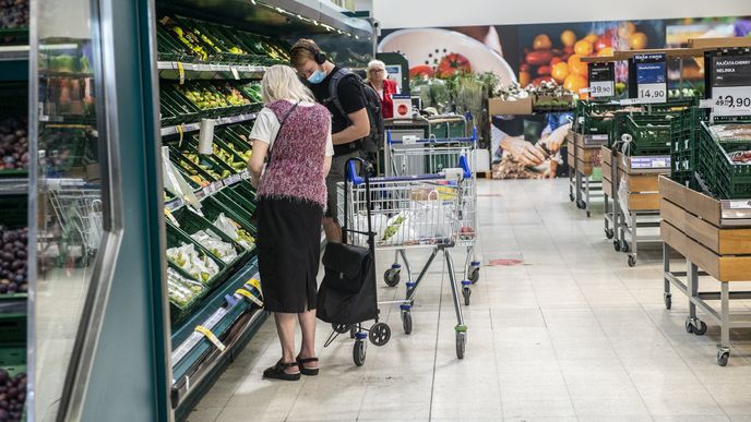 Nakupování v supermarketu.