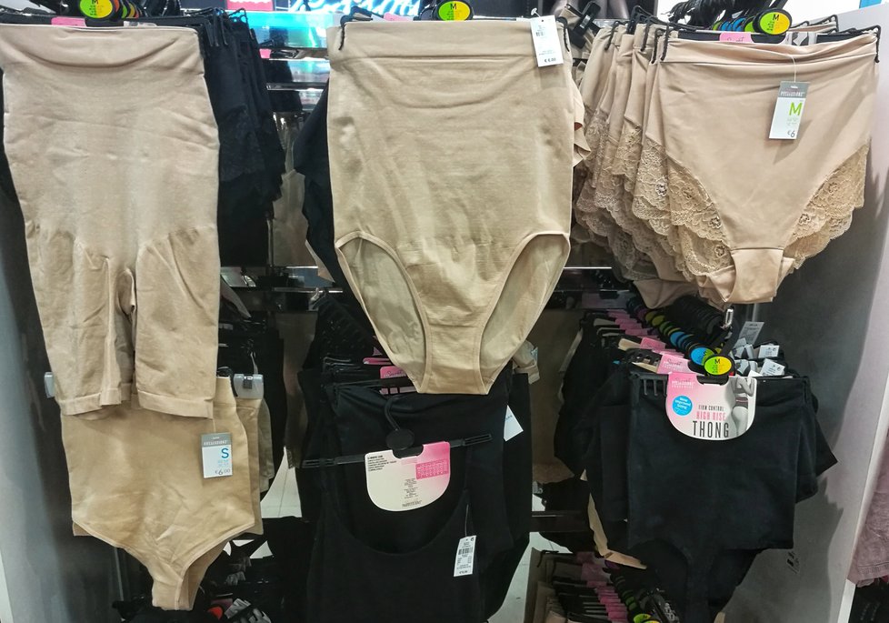 Primark v Drážďanech. Sem Češi rádi jezdí nakupovat.