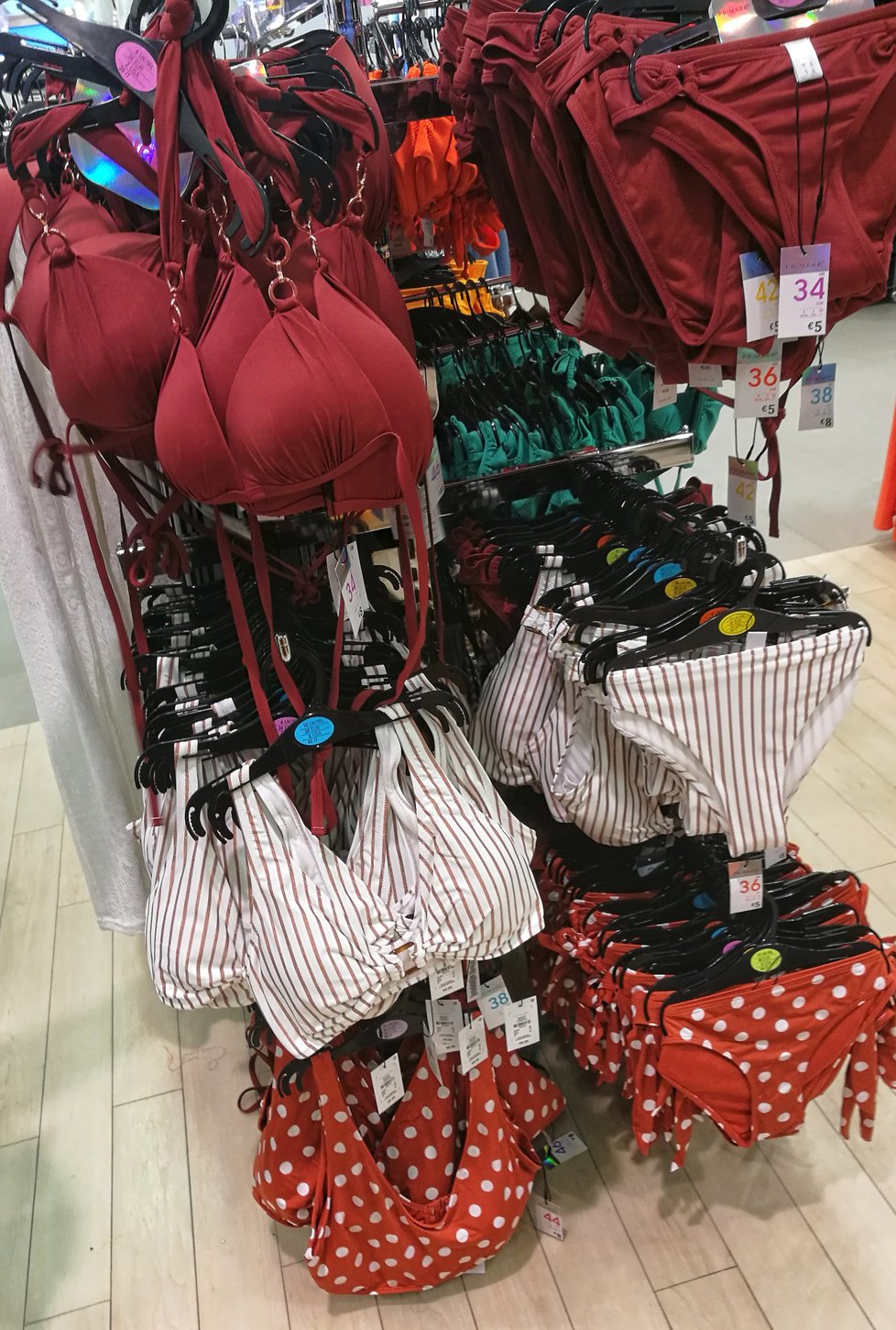 Primark v Drážďanech. Sem Češi rádi jezdí nakupovat.