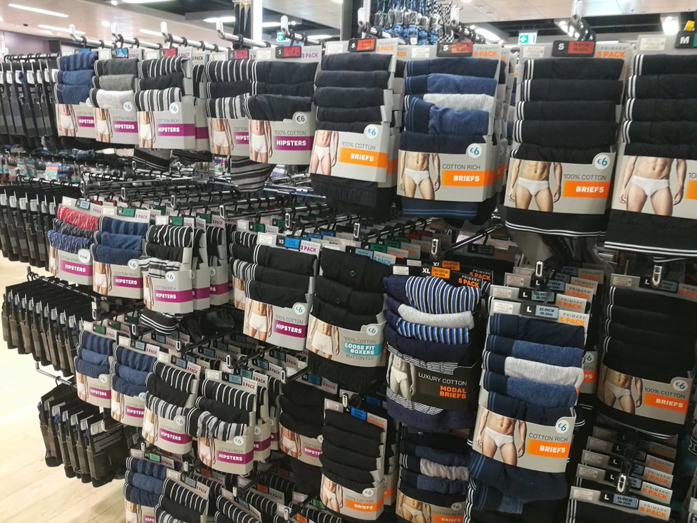 Primark v Drážďanech. Sem Češi rádi jezdí nakupovat.