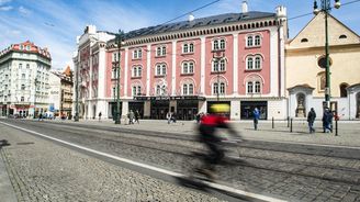 Maloobchodníkům opět rostly tržby. Vedou počítače, kosmetika a oblečení