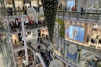 Unikátní průzkum ukázal, kolik času trávíme ve vánočních frontách! Kde jsou špalíry nejdelší?