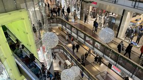 Předvánoční nákupy v Praze (prosinec 2023)