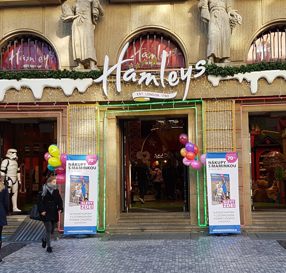 V hračkářství Hamleys si lze zahrát hry ve virtuálním světě - Golem či Arachnoid VR.