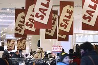 Začíná nákupní ráj: Obchody startují povánoční výprodeje, slevy až 80 procent