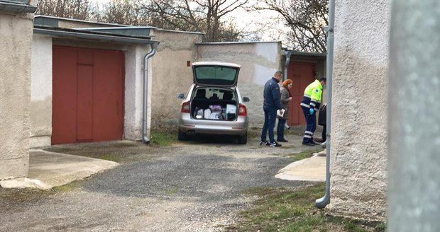 19. 3. 2019: Policisté v Kladně objevili v garáži pozůstatky muže. Jak dlouho zde bez povšimnutí ležely, budou nyní zkoumat, zrovna tak jako příčinu úmrtí.