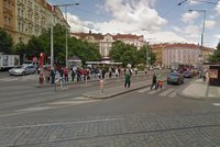 Praha 4 potřebuje pomoci »přetvořit« náměstí Bratří Synků: S tím by měli něco udělat žáci