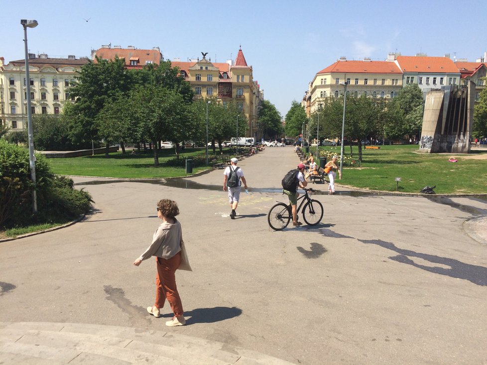 Takto vypadá náměstí Jiřího z Poděbrad dnes. Do budoucna by mělo projít kýženými změnami.