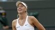 Britská tenistka Naomi Broadyová na sebe upozornila spíše absencí podprsenky, než předvedenou hrou