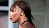 Naomi Campbell: Plešatí! Modeling jí zničil vlasy