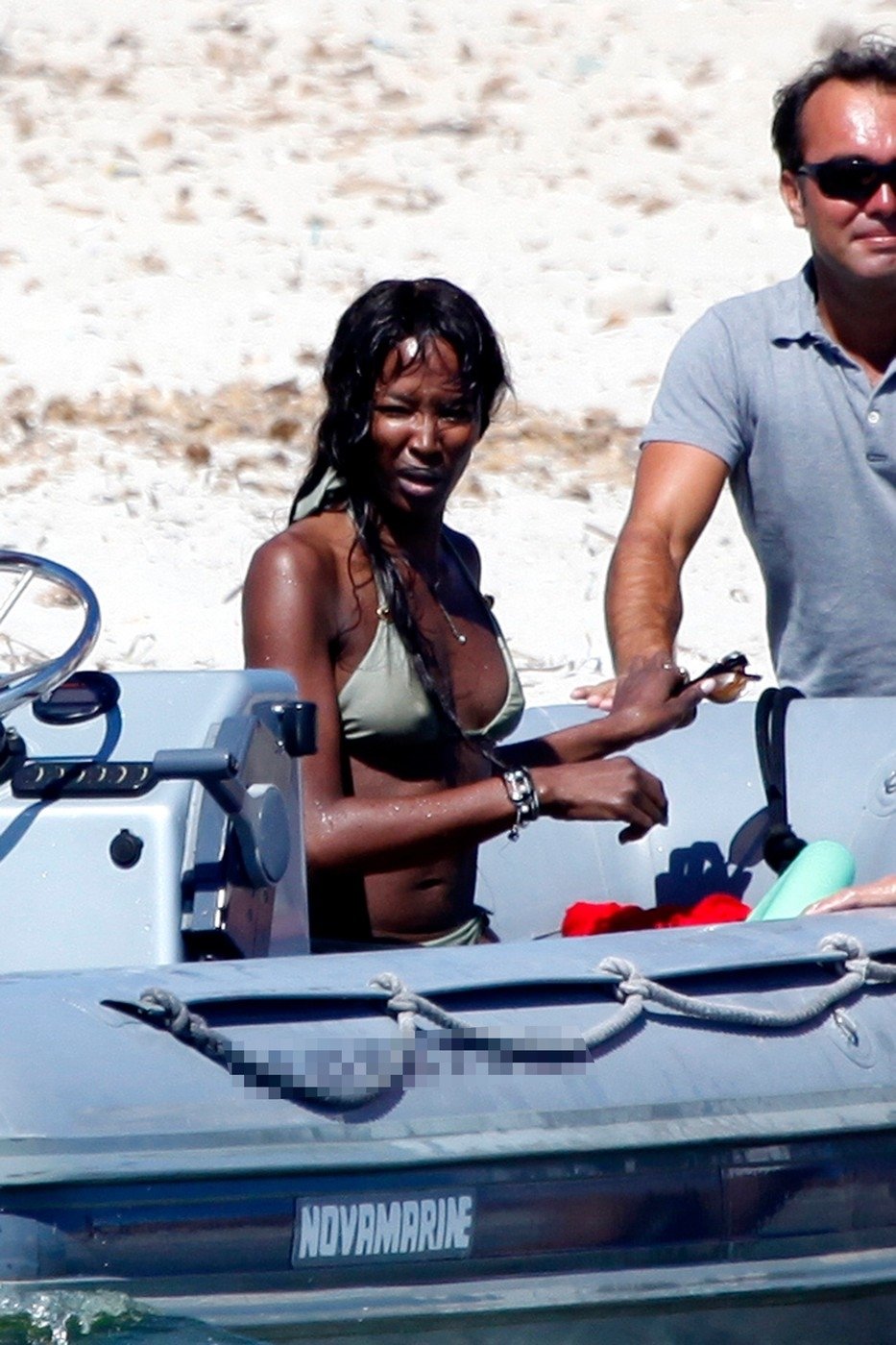 Naomi Campbell tráví dovolenou na ostrově Ibiza