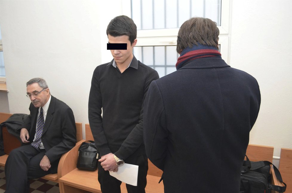 Nikolas A. u soudu v případu napadení zpěváka Michala Hrůzy