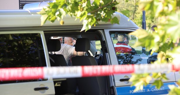 K napadení došlo v Čakovicích. Zasahovat museli policisté i záchranáři. (21. září 2023)