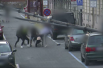 Čtveřice nezletilců se bez důvodu v brněnské ulici Bašty vrhla na procházejícího mladíka. Zbitý hoch přišel o dva zuby.