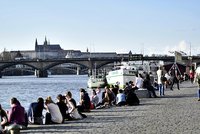 Noční zákaz alkoholu na náplavkách a dalších místech v Praze! Nová vyhláška platí od července