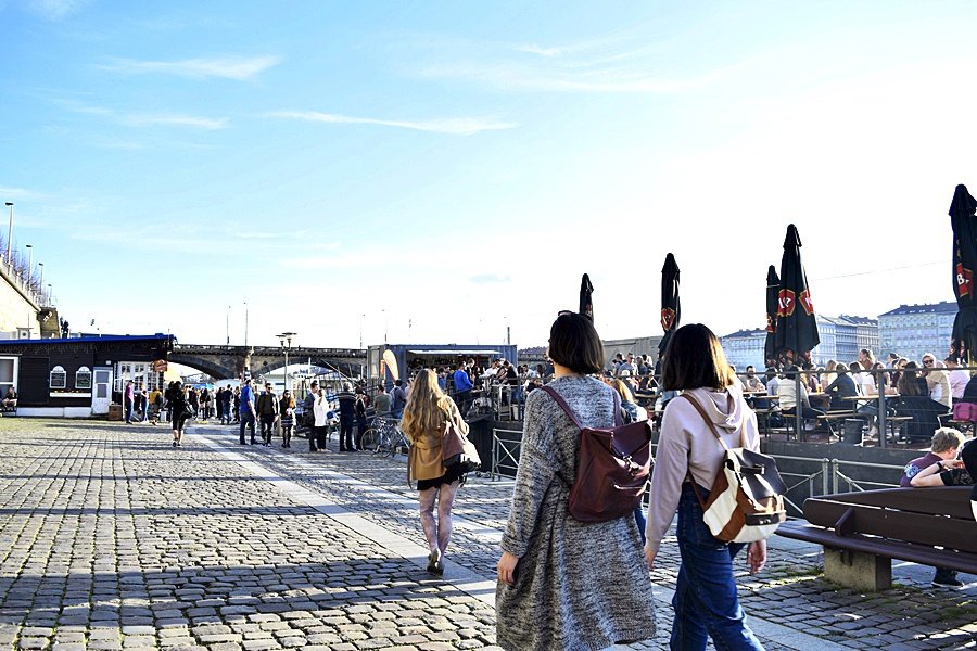 Následující měsíc očekávejme průměrné denní teploty okolo 20 až 24 stupňů