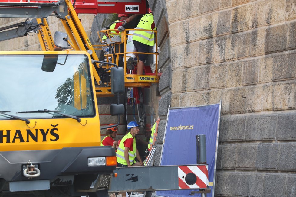 Rekonstrukce náplavek v Praze je v plném proudu.