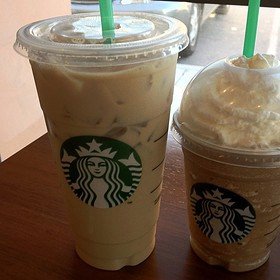 Chai Latte ze Starbucks obsahuje 13 lžiček cukru.