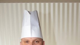 Jiří Dvořák (43), šéfkuchař restaurace Golden Fish, Plzeň:  „V naší restauraci to budeme řešit tak, že jednotlivé alergeny budou mít na jídelním lístku přiřazené číslo a to pak bude uvedené také u příslušného jídla. Už nyní máme všechno připravené a žádný problém v novém nařízení nevidím.“