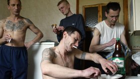 Nový režim v Donbasu sahá po radikálních metodách budování nové společnosti, očištěné od narkomanů.