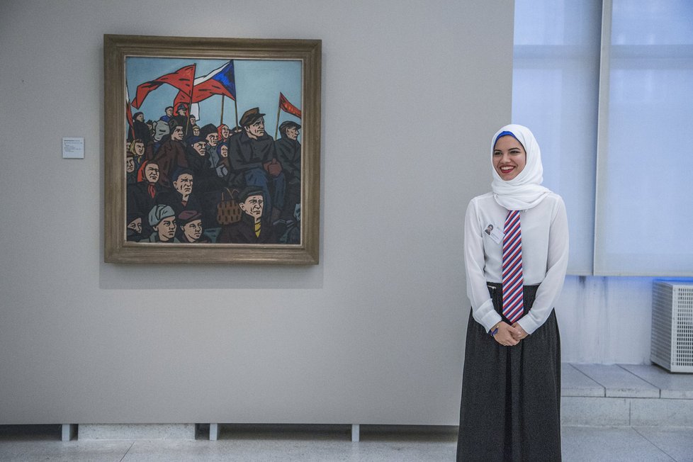 Návštěvníky Národní galerie provázeli netradiční kustodi - černoši, ženy v hidžábech či Asiati.