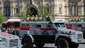 Přehlídka Rosgvardije.