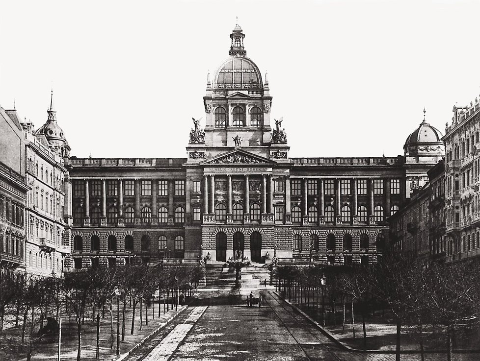 Budova po dokončení v březnu 1891
