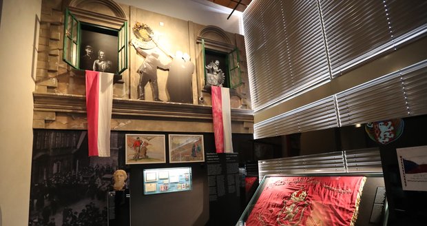 Největší expozice dějin 20. století: V Národním muzeu vystavují zakrvácený metál Ferdinanda d‘Este, sveze vás výtah času