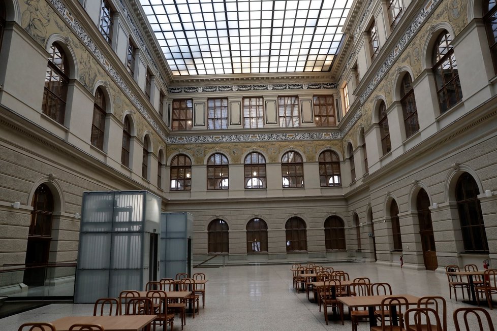 Národní muzeum otevřelo 1. března 2019 po měsíční přestávce své brány. Je konečně bezbariérové, návštěvníci se mohou podívat také do kopule.