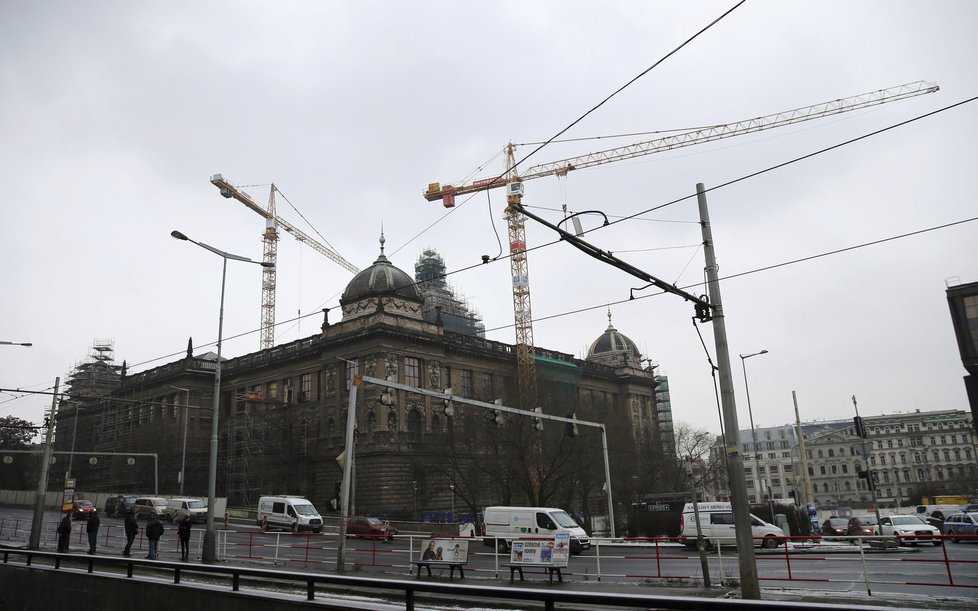 Až lešení kolem Národního muzea zmizí, budova se rozzáří.