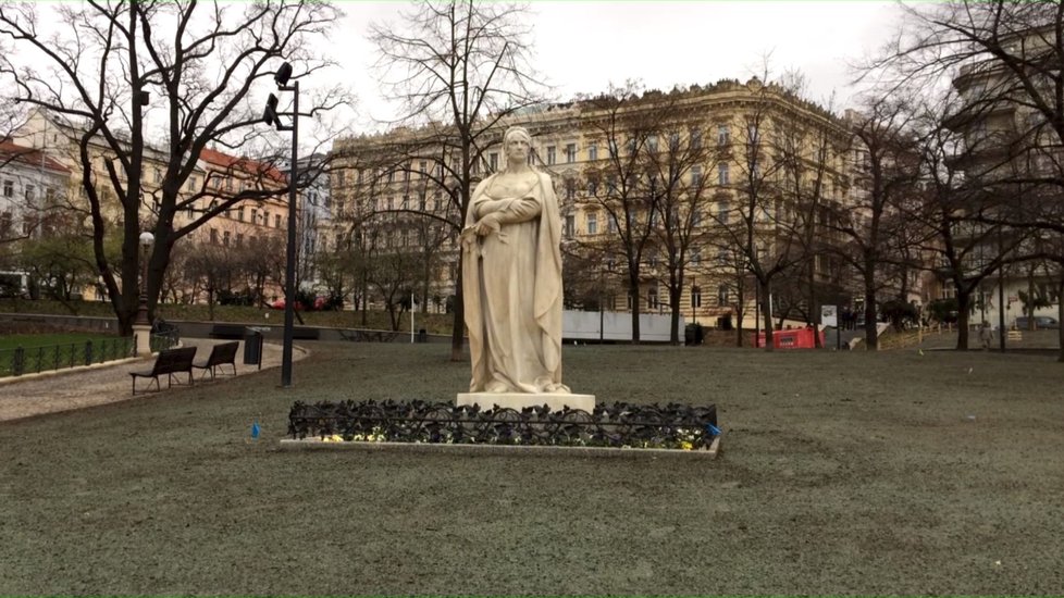 Čelakovského sady mají zcela novou podobu, nepřehledný prostor je minulostí.