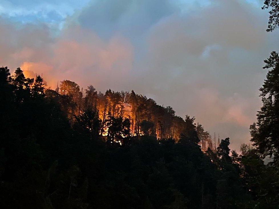 Rozsáhlý požár NP České Švýcarsko (25.07.2022)