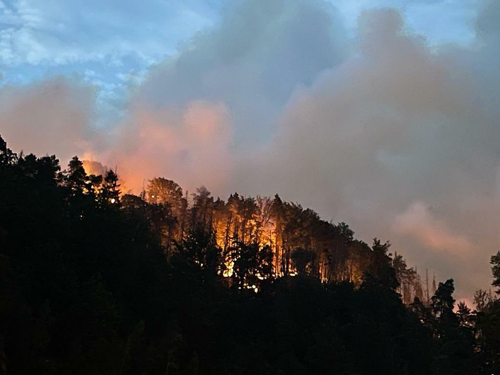 Rozsáhlý požár NP České Švýcarsko (25.07.2022)