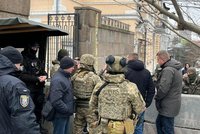 Ukrajinští poslanci prodávali hlasy? Detektivům brání ve vyšetřování ochranka